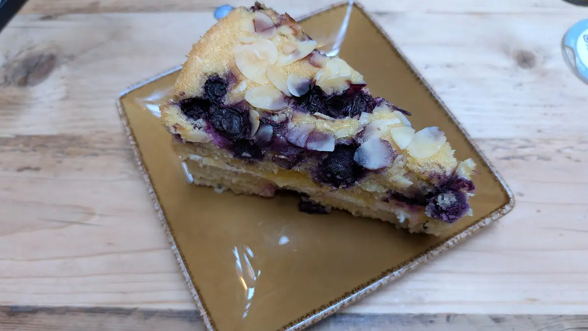 Cakes & Bakes – cake shop in Southend, London